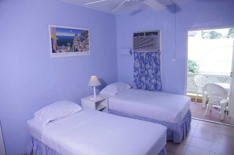 Meridian Inn Oistins Buitenkant foto